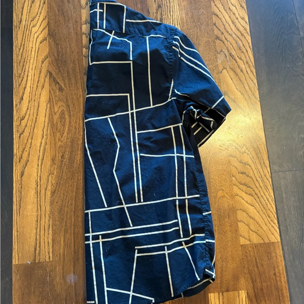 Banana Republic Geometric black and White Shirt